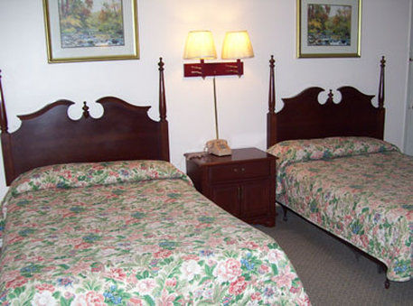 Super 8 By Wyndham Sonora Motel Exterior photo